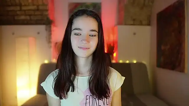 Snapshot of Gia_Paige18 chatting on 02/18/25, 12:28 Gia Paige18 online show from 02/18/25, 12:28