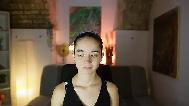 Snapshot of Gia_Paige18 chatting on 03/13/25, 12:13 Gia Paige18 online show from 03/13/25, 12:13