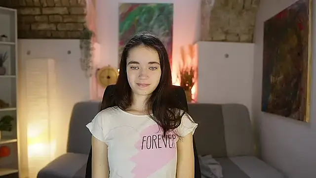 Snapshot of Gia_Paige18 chatting on 03/18/25, 11:19 Gia Paige18 online show from 03/18/25, 11:19