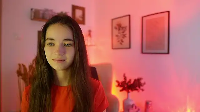 Snapshot of Gia_Paige18 chatting on 09/15/25, 08:25 Gia Paige18 online show from 09/15/25, 08:25