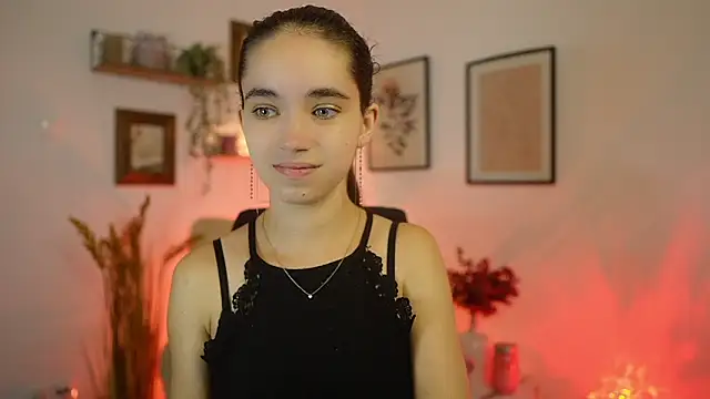 Snapshot of Gia_Paige18 chatting on 09/18/25, 01:02 Gia Paige18 online show from 09/18/25, 01:02