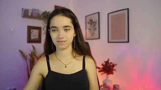 Snapshot of Gia_Paige18 chatting on 10/11/25, 01:09 Gia Paige18 online show from 10/11/25, 01:09