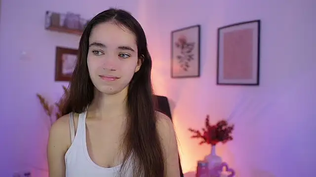 Snapshot of Gia_Paige18 chatting on 10/16/25, 01:12 Gia Paige18 online show from 10/16/25, 01:12