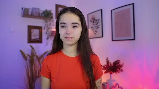 Snapshot of Gia_Paige18 chatting on 10/17/25, 08:28 Gia Paige18 online show from 10/17/25, 08:28