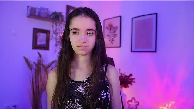 Snapshot of Gia_Paige18 chatting on 11/01/25, 09:22 Gia Paige18 online show from 11/01/25, 09:22