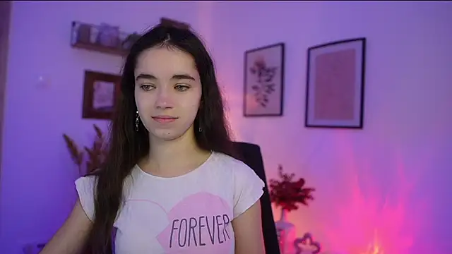 Snapshot of Gia_Paige18 chatting on 11/02/25, 09:11 Gia Paige18 online show from 11/02/25, 09:11