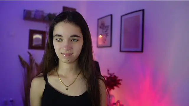 Snapshot of Gia_Paige18 chatting on 11/07/25, 09:42 Gia Paige18 online show from 11/07/25, 09:42