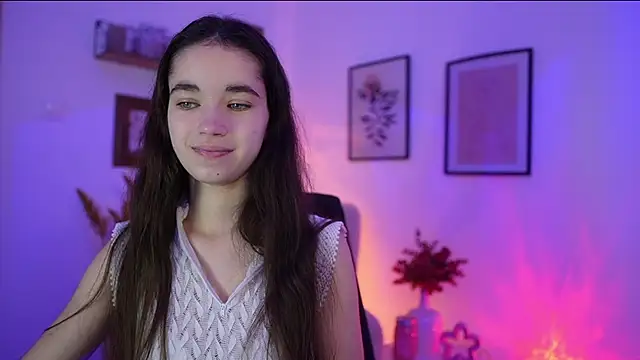 Snapshot of Gia_Paige18 chatting on 11/15/25, 02:13 Gia Paige18 online show from 11/15/25, 02:13