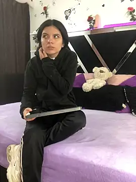 1lovelygirls online show from 10/02/25, 12:01