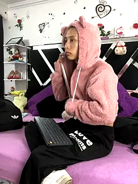 1lovelygirls online show from 10/07/25, 12:02