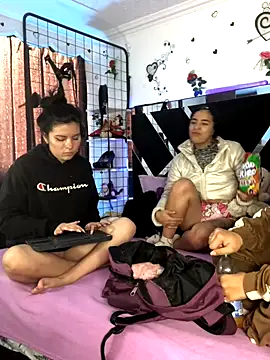 1lovelygirls online show from 11/13/25, 12:15