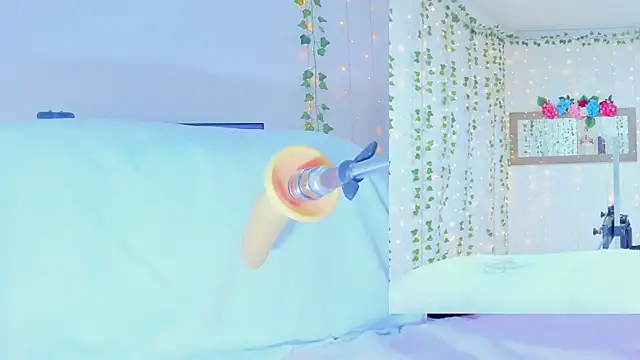 Tiffanny Love  online show from 10/09/25, 09:29