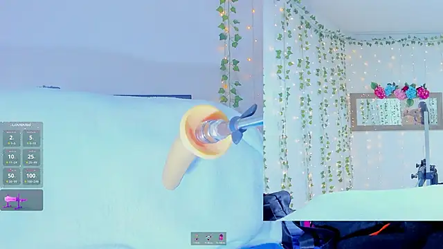 Tiffanny Love  online show from 10/22/25, 08:14