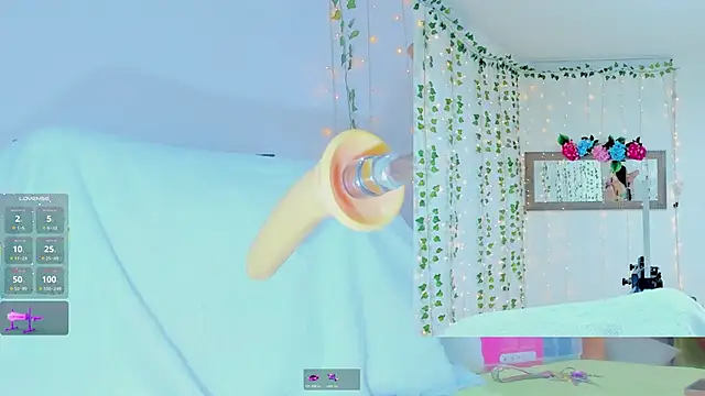 Tiffanny Love  online show from 10/31/25, 09:10