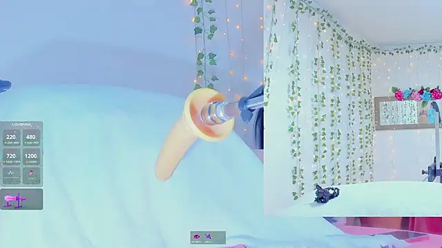 Tiffanny Love  online show from 11/02/25, 09:00