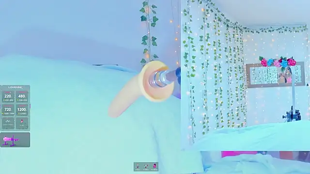 Tiffanny Love  online show from 11/11/25, 09:09