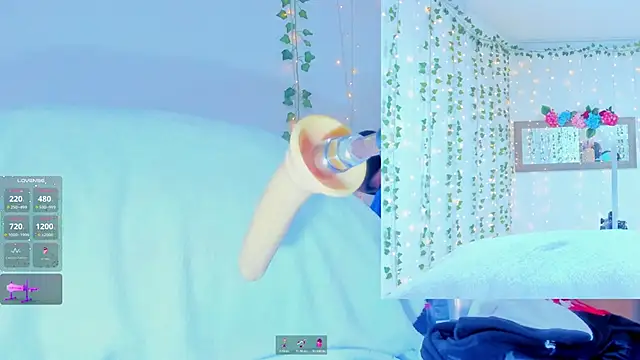 Tiffanny Love  online show from 11/15/25, 09:06