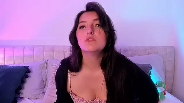 Snapshot of Kathia_Morelli chatting on 02/08/25, 03:31 Kathia Morelli online show from 02/08/25, 03:31