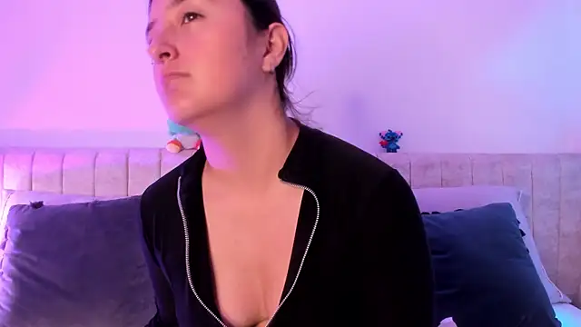 Snapshot of Kathia_Morelli chatting on 02/13/25, 11:39 Kathia Morelli online show from 02/13/25, 11:39