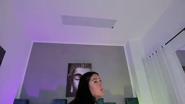 Snapshot of Kathia_Morelli chatting on 03/21/25, 07:46 Kathia Morelli online show from 03/21/25, 07:46