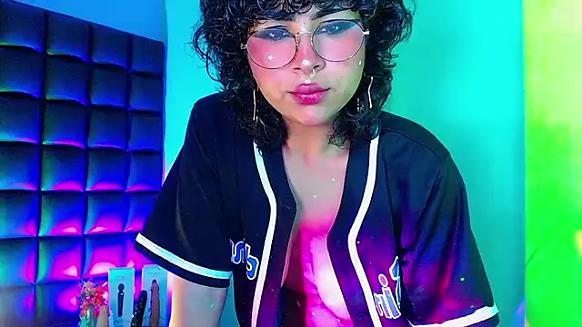 kuromi69 online show from 02/05/25, 04:27