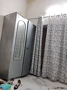 Angel Anamika online show from 11/17/25, 03:45