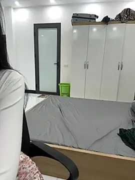 Louis Baby online show from 11/03/25, 04:30