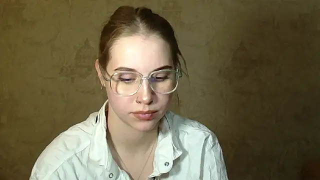 Snapshot of KirraLiam chatting on 01/11/25, 04:14 KirraLiam online show from 01/11/25, 04:14