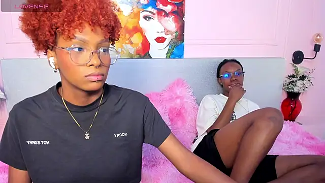 Snapshot of LiannaDixon chatting on 02/21/25, 02:06 LiannaDixon online show from 02/21/25, 02:06