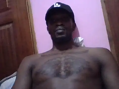 Snapshot of Tonedom chatting on 10/13/25, 08:53 Tonedom online show from 10/13/25, 08:53