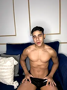 Mackenzzie 777  online show from 10/21/25, 04:35