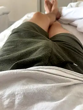 Snapshot of dedewr chatting on 11/23/25, 09:20 dedewr online show from 11/23/25, 09:20