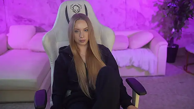 Linda054 online show from 10/08/25, 03:37