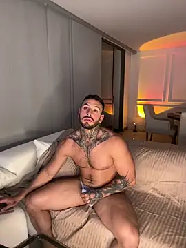 Snapshot of mike_belle chatting on 11/09/25, 01:59 mike belle online show from 11/09/25, 01:59