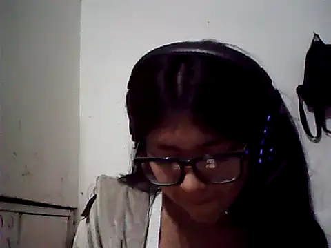 Snapshot of chinanochina chatting on 03/11/25, 03:59 chinanochina online show from 03/11/25, 03:59