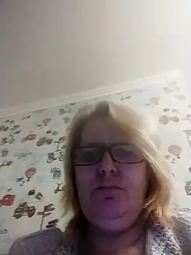 Snapshot of Forest-Lady chatting on 10/20/25, 03:01 Forest-Lady online show from 10/20/25, 03:01