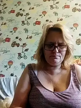 Snapshot of Forest-Lady chatting on 10/31/25, 10:27 Forest-Lady online show from 10/31/25, 10:27