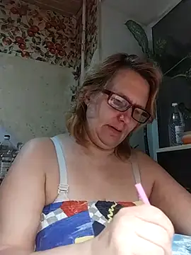 Snapshot of Forest-Lady chatting on 11/12/25, 02:28 Forest-Lady online show from 11/12/25, 02:28