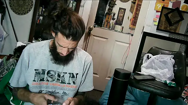 Snapshot of Robriguezxxx chatting on 10/20/25, 03:29 Robriguezxxx online show from 10/20/25, 03:29