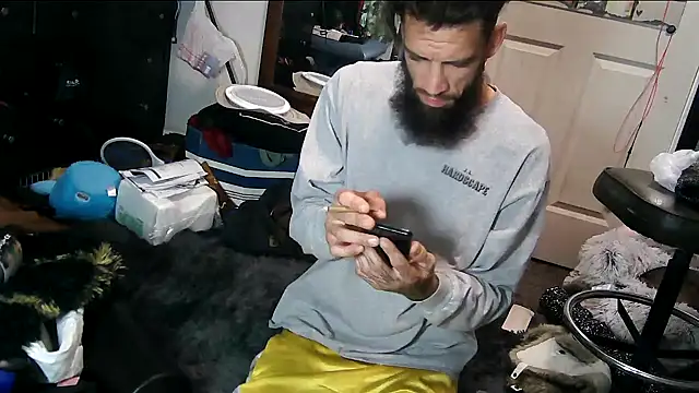 Snapshot of Robriguezxxx chatting on 10/21/25, 02:34 Robriguezxxx online show from 10/21/25, 02:34