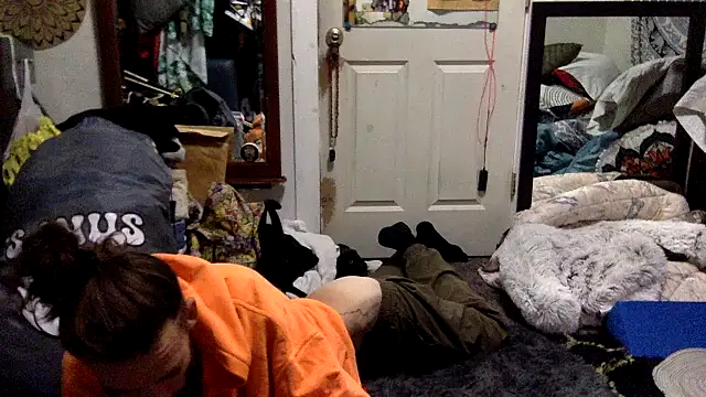 Snapshot of Robriguezxxx chatting on 10/23/25, 03:39 Robriguezxxx online show from 10/23/25, 03:39