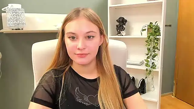 kitty valeria online show from 12/29/24, 11:07