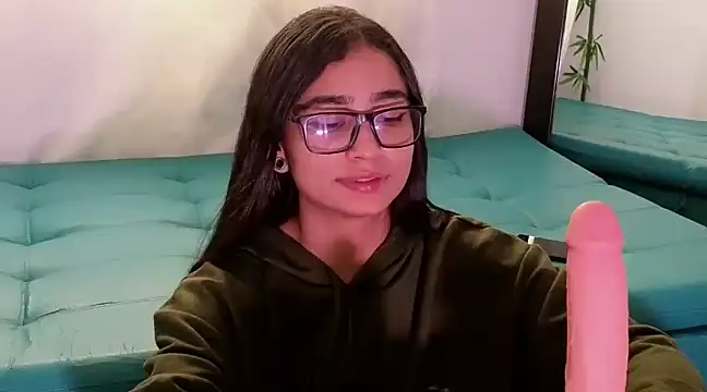 Snapshot of thalia_066 chatting on 12/09/24, 03:22 thalia 066 online show from 12/09/24, 03:22