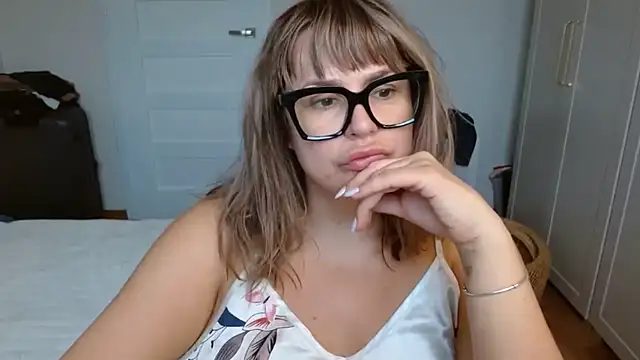 Snapshot of teaseDiana chatting on 10/28/25, 07:23 teaseDiana online show from 10/28/25, 07:23