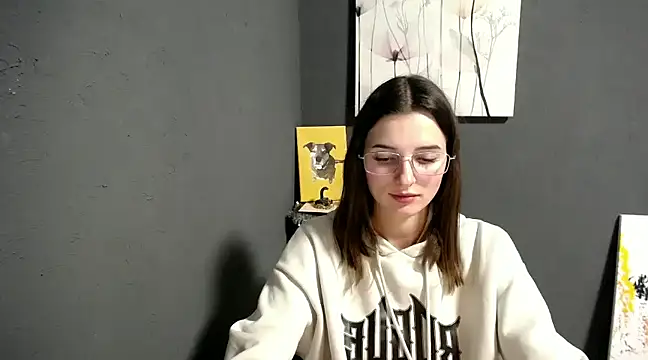 Snapshot of lady_olivia_ chatting on 12/10/24, 05:00 lady olivia online show from 12/10/24, 05:00