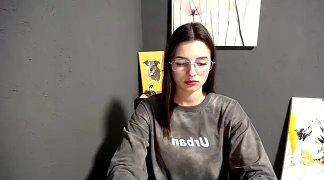 Snapshot of lady_olivia_ chatting on 02/17/25, 01:32 lady olivia online show from 02/17/25, 01:32