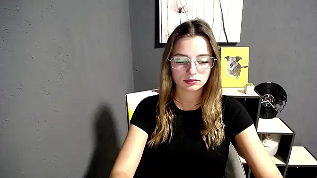 Snapshot of lady_olivia_ chatting on 09/19/25, 04:40 lady olivia online show from 09/19/25, 04:40