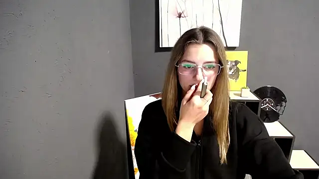 Snapshot of lady_olivia_ chatting on 10/02/25, 04:47 lady olivia online show from 10/02/25, 04:47