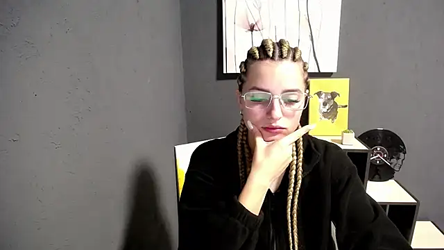 Snapshot of lady_olivia_ chatting on 10/13/25, 02:28 lady olivia online show from 10/13/25, 02:28