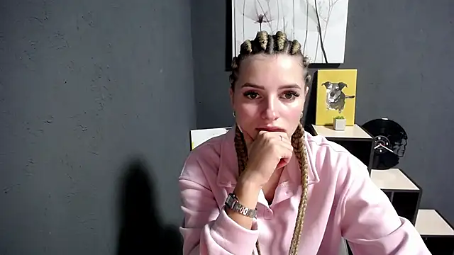 Snapshot of lady_olivia_ chatting on 10/14/25, 03:35 lady olivia online show from 10/14/25, 03:35